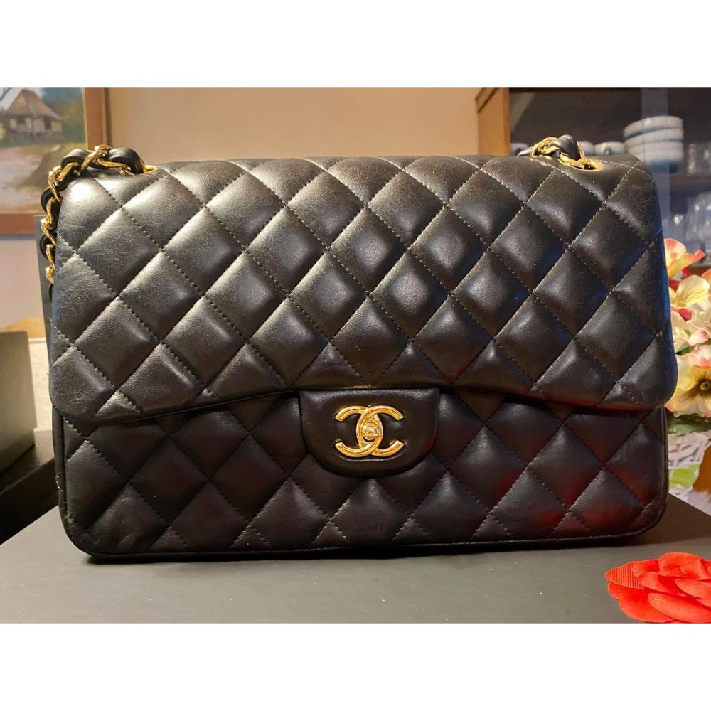 100% Authentic CHANEL Quilted Double Flap Jumbo Lambskin Black Shoulder Bag - Picture 1 of 16